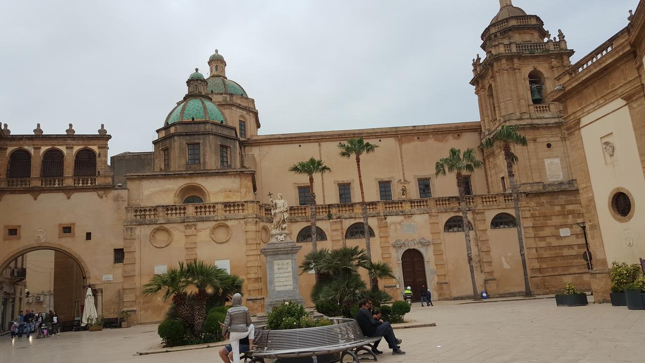 Casa Turismo "Madonna Del Paradiso" Mazara del Vallo Exteriör bild